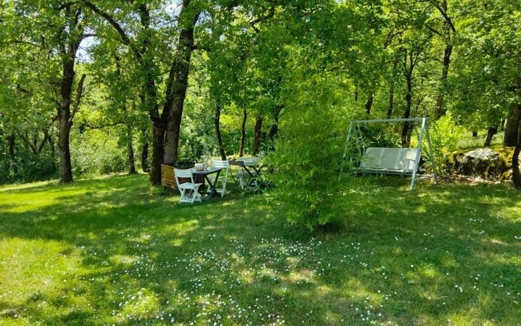 Le Colombie Gouleme Bed & Breakfast Concores Bagian luar foto