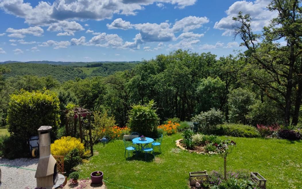 Le Colombie Gouleme Bed & Breakfast Concores Bagian luar foto